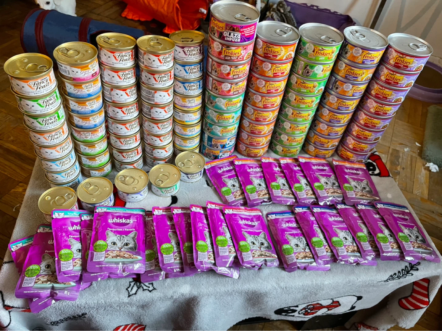 Huge Wet Cat Food Lot-109 Pieces