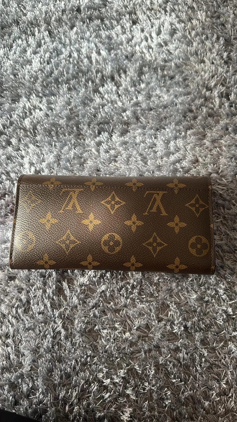 Louis Vuitton Wallet - photo 2