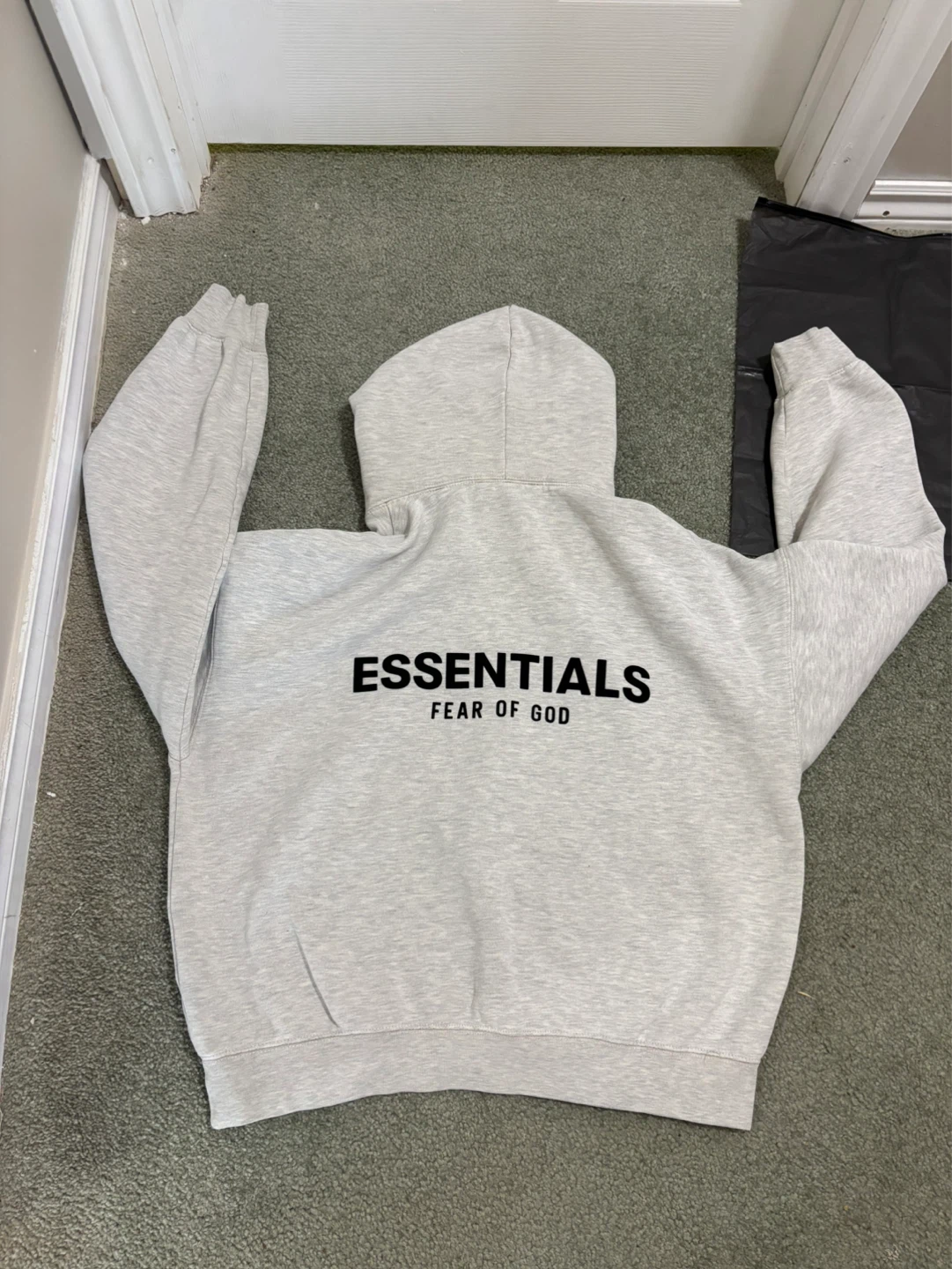 Used essentials hoodie with dust bag in good condition - photo 2