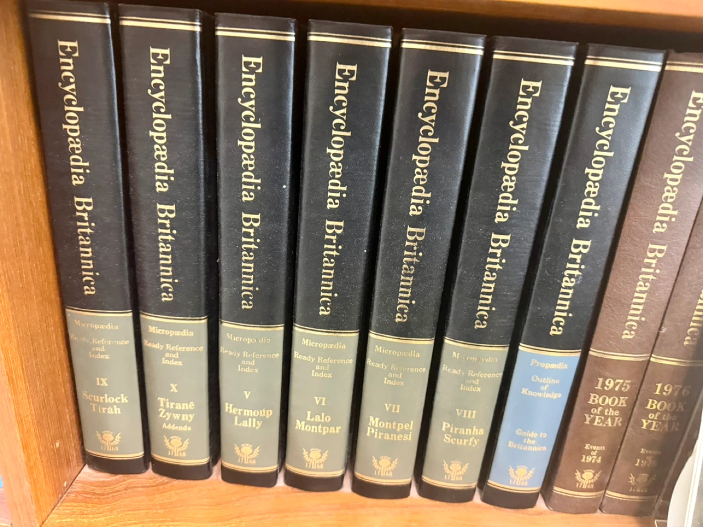 Encyclopaedia Britannica set - photo 2