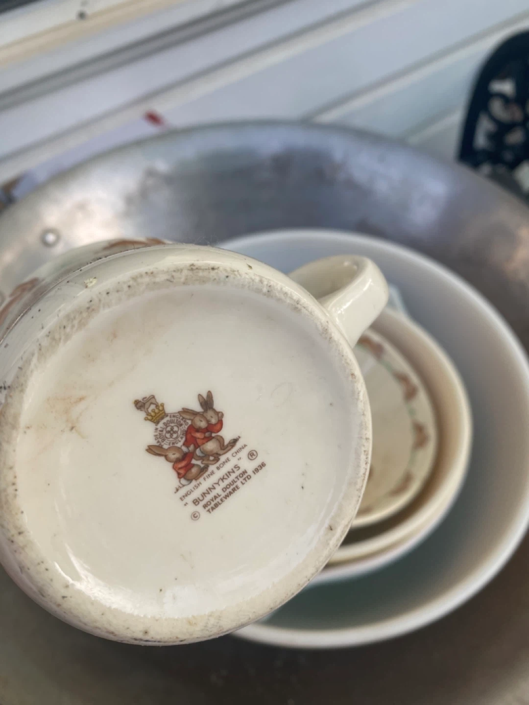 Pyrex Mixing Bowls & Royal Doulton Bunnykins Cup & Saucer - photo 4