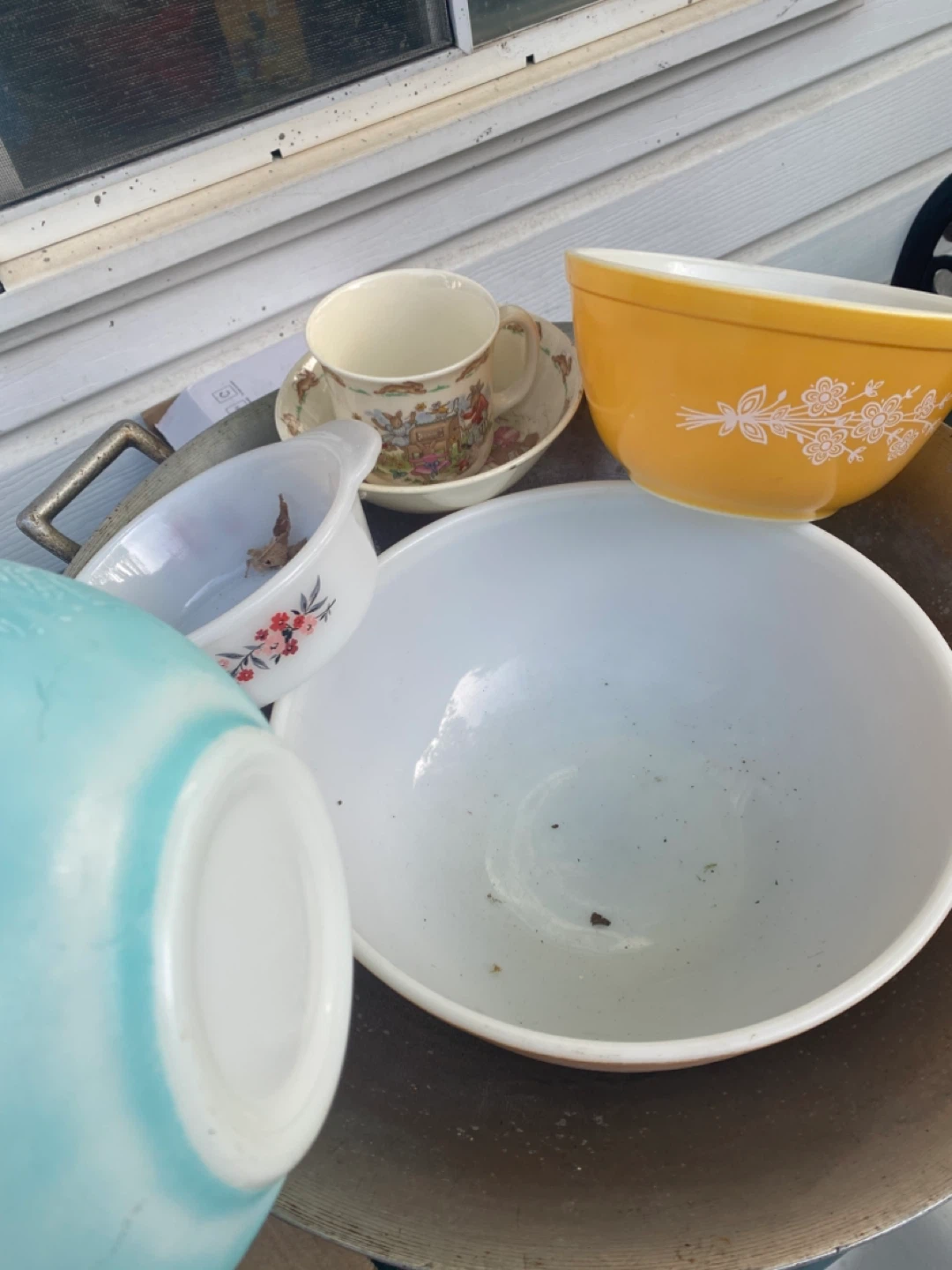 Pyrex Mixing Bowls & Royal Doulton Bunnykins Cup & Saucer - photo 2