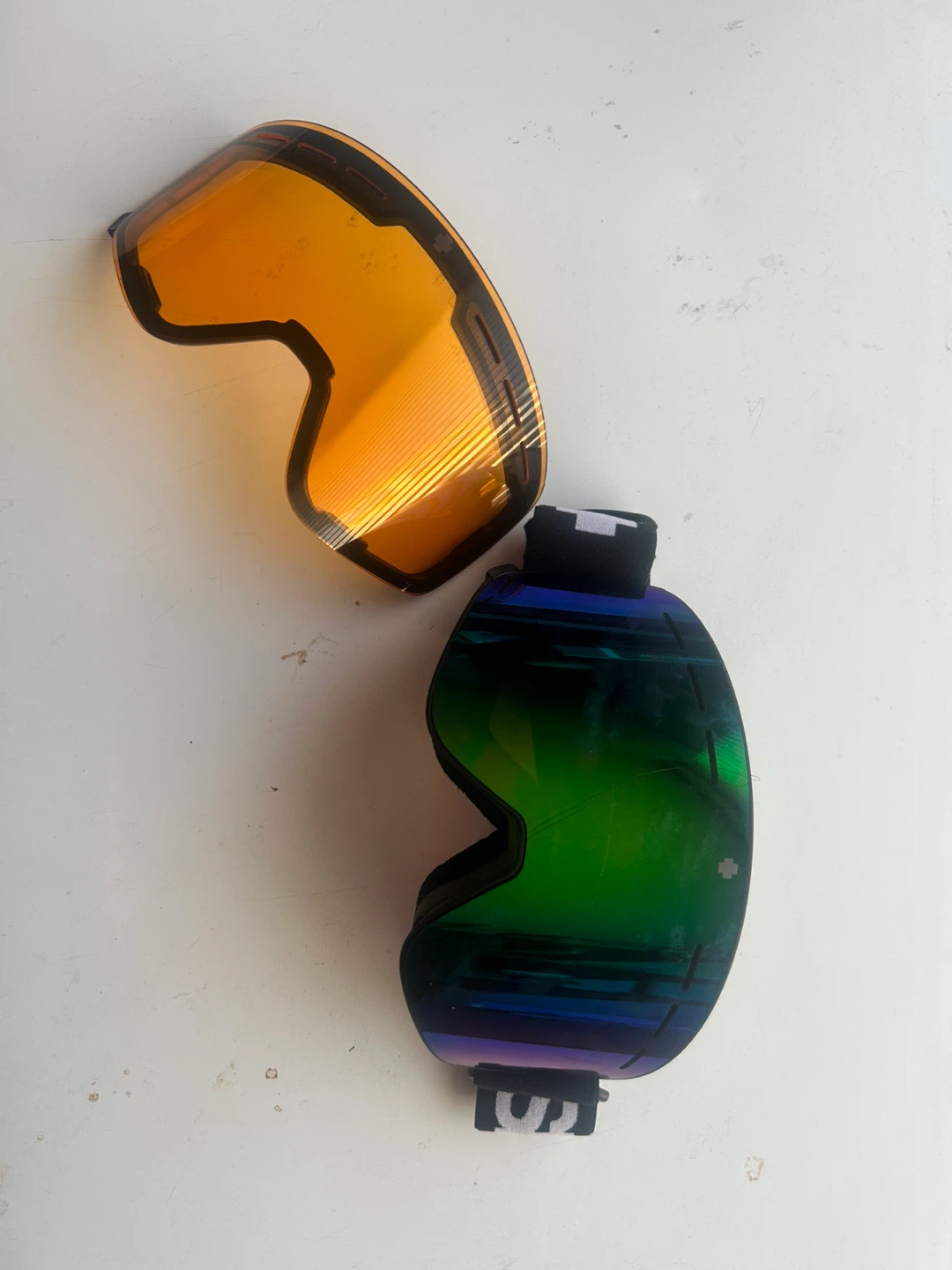 Ski goggles