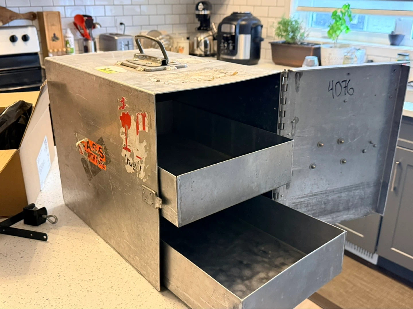 Aircraft drink box with Drawers - photo 2