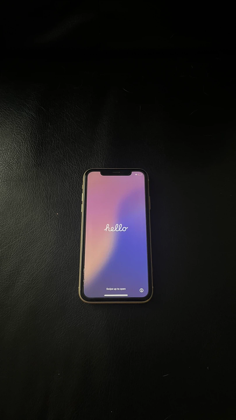 Apple iPhone XR - 64GB