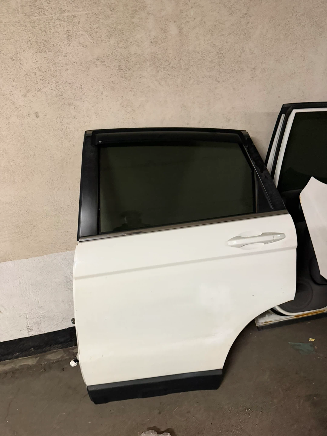 2009 Honda crv back Doors and Hood - photo 5