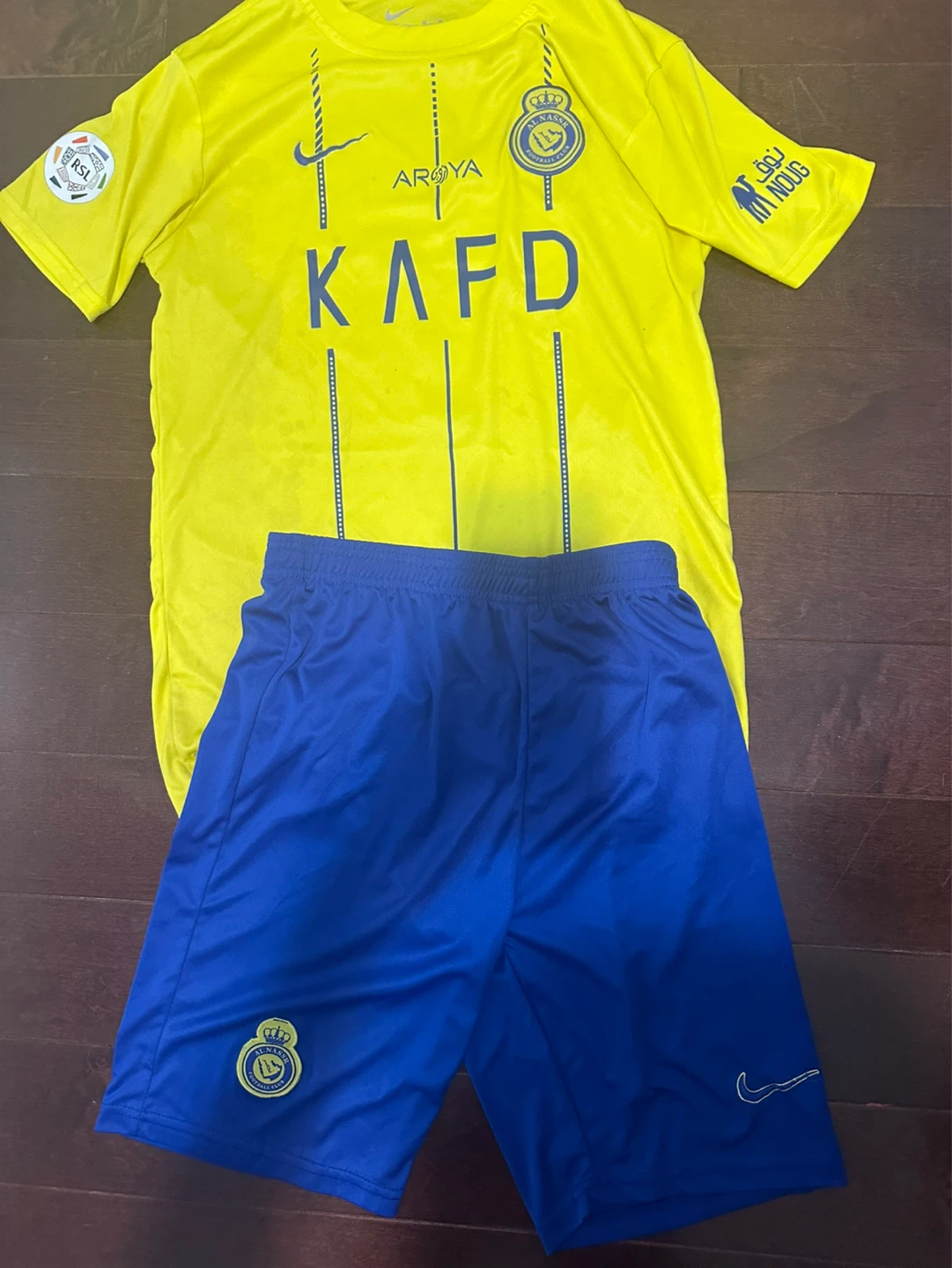 Ronaldo Al Nassr 23/24 Jersey with shorts 13-15 years