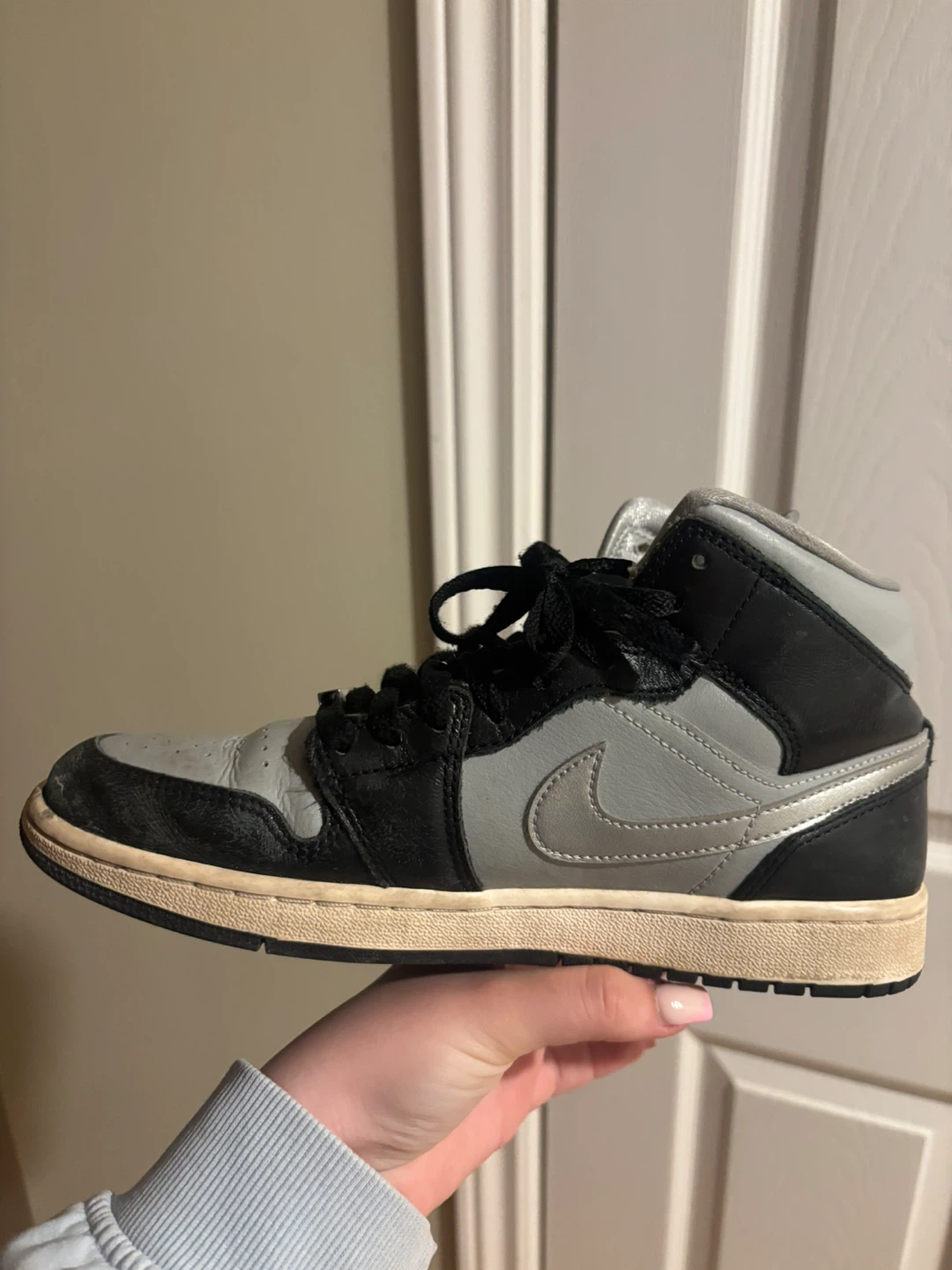 Nike Air Jordan 1 Mid Grey Black - photo 3