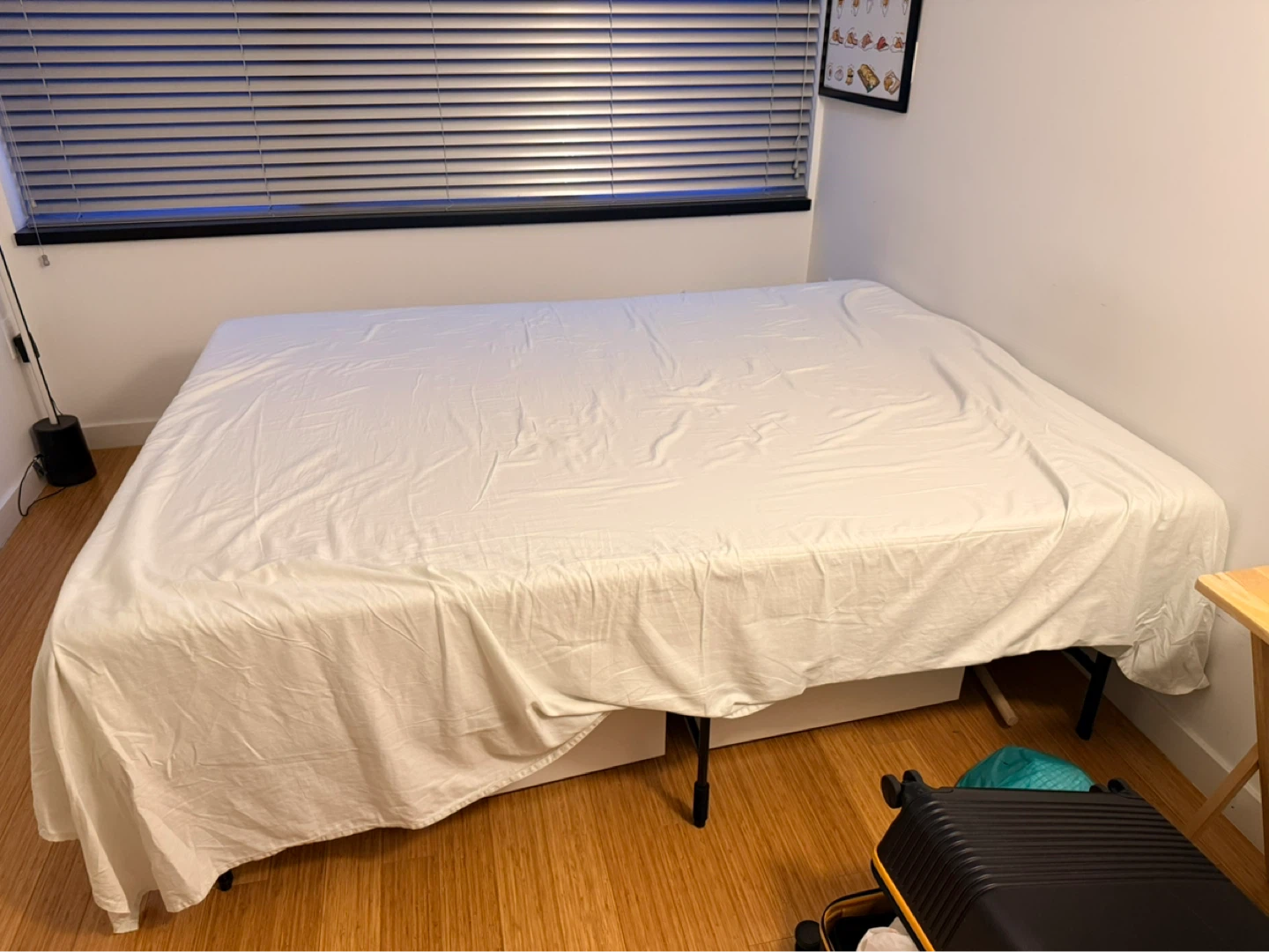 Queen Size Bed Frame and mattress - photo 2