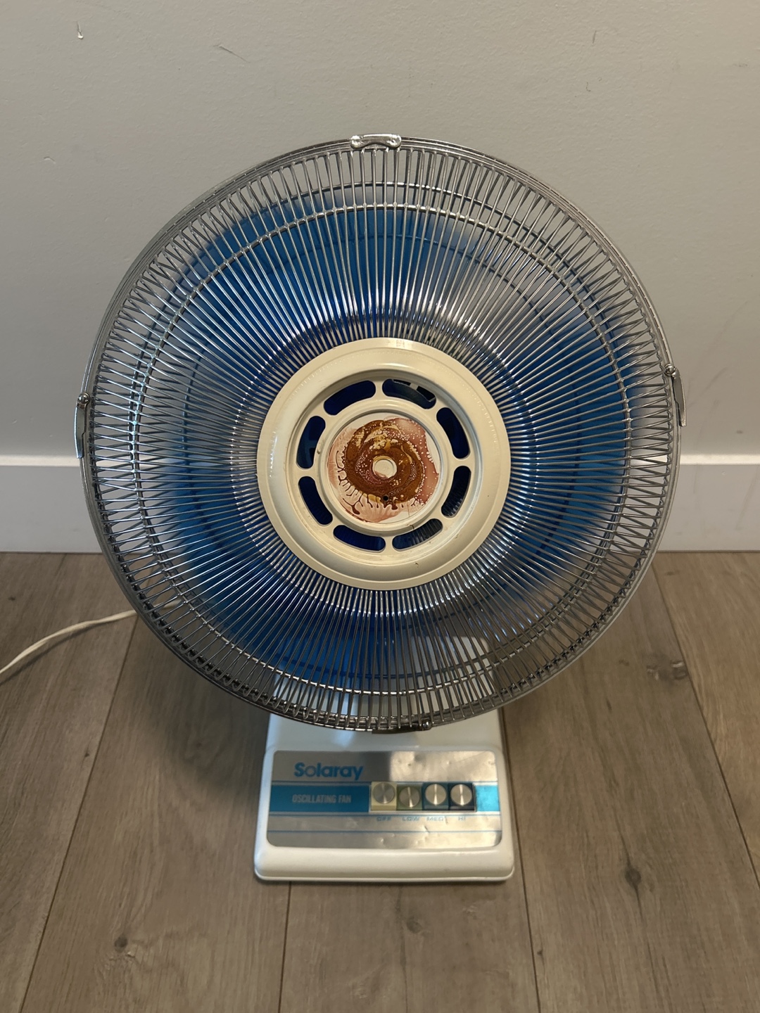 Solaray Oscillating Fan