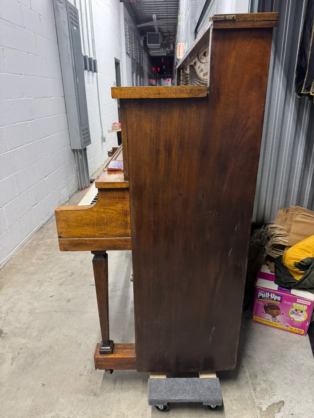Wellsmore & Co. Upright Piano - photo 4