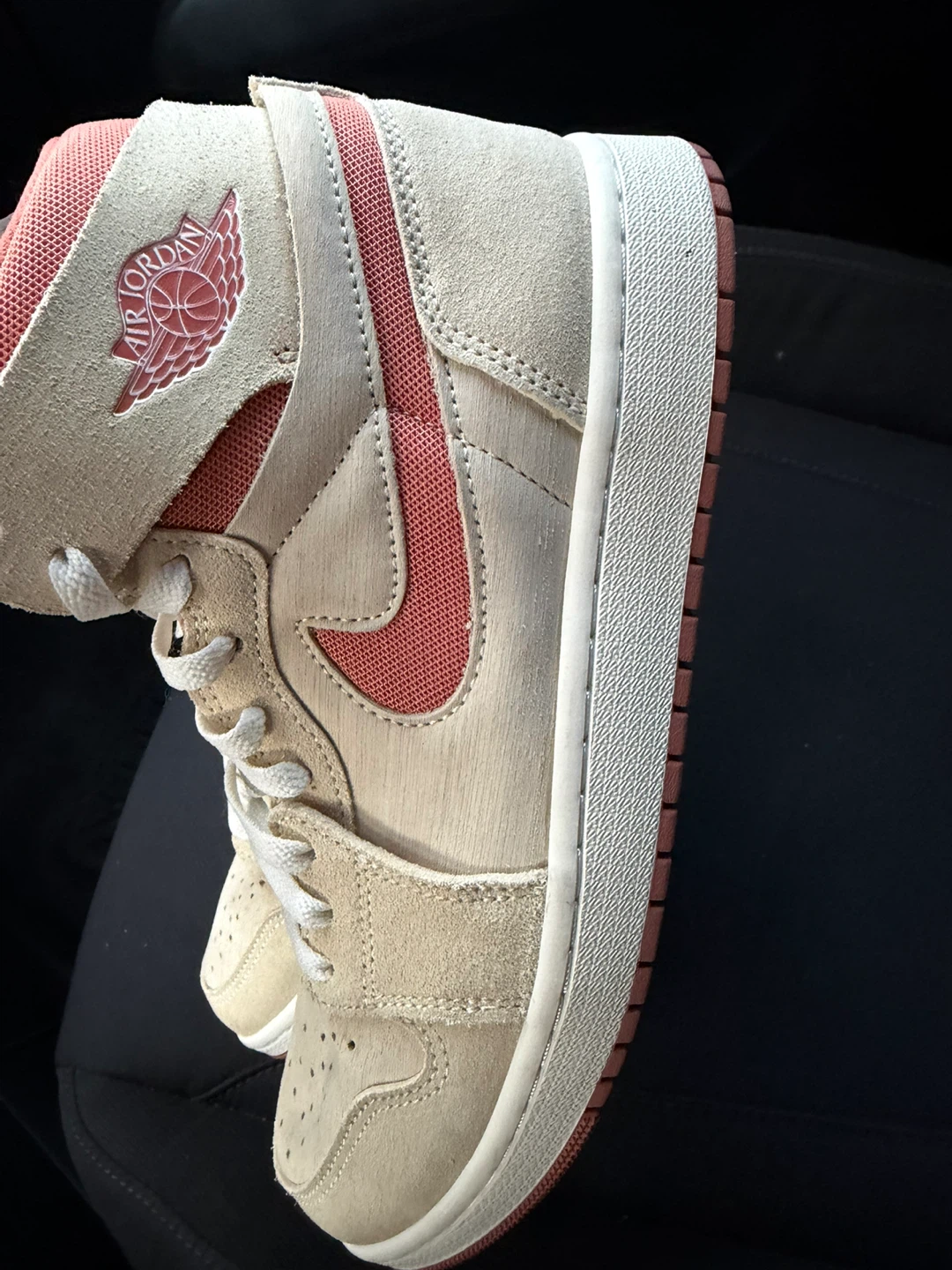 Air Jordan 1  zoom - photo 3