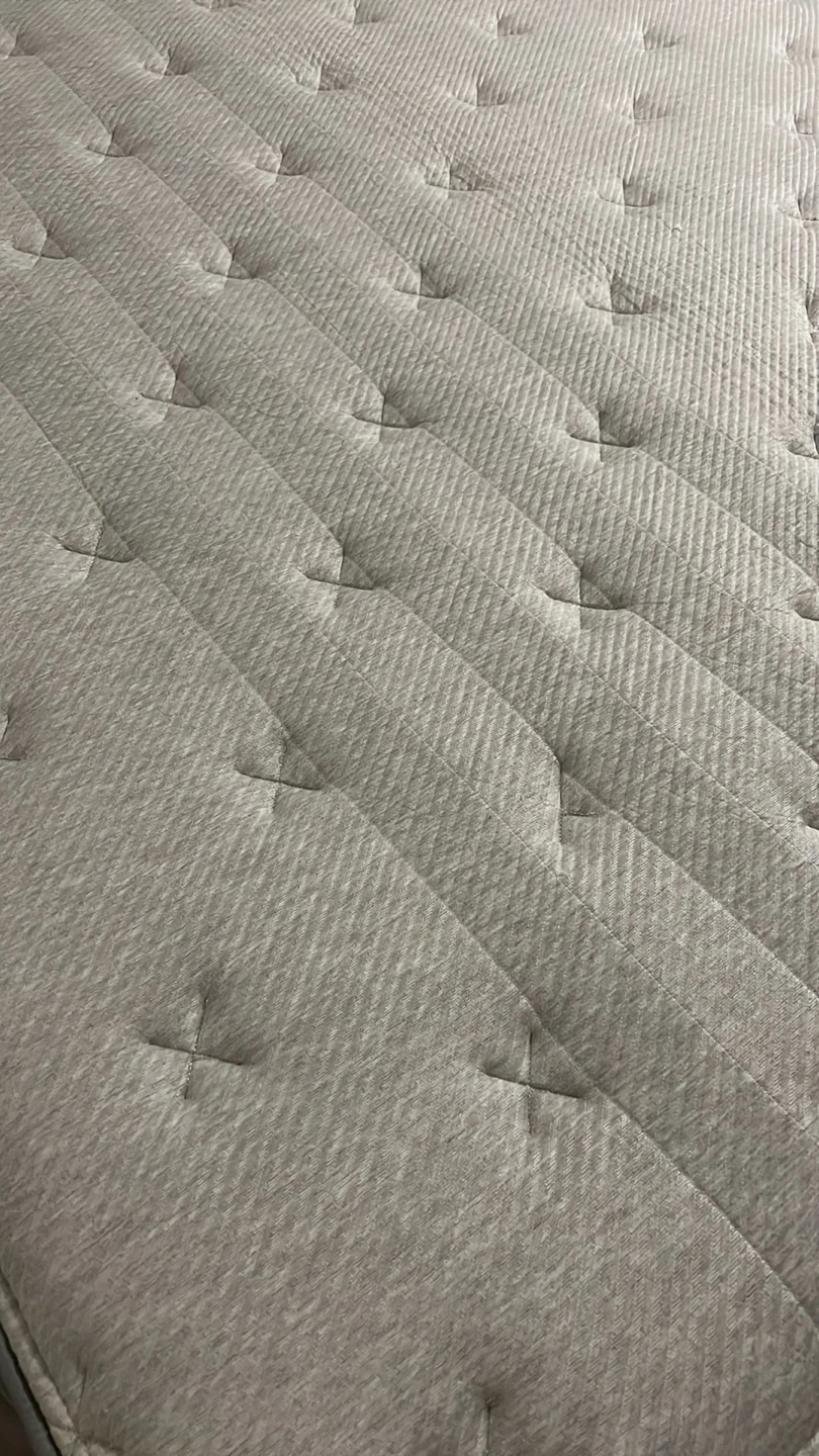 Brand New, Unused Leesa Original Mattress - photo 4