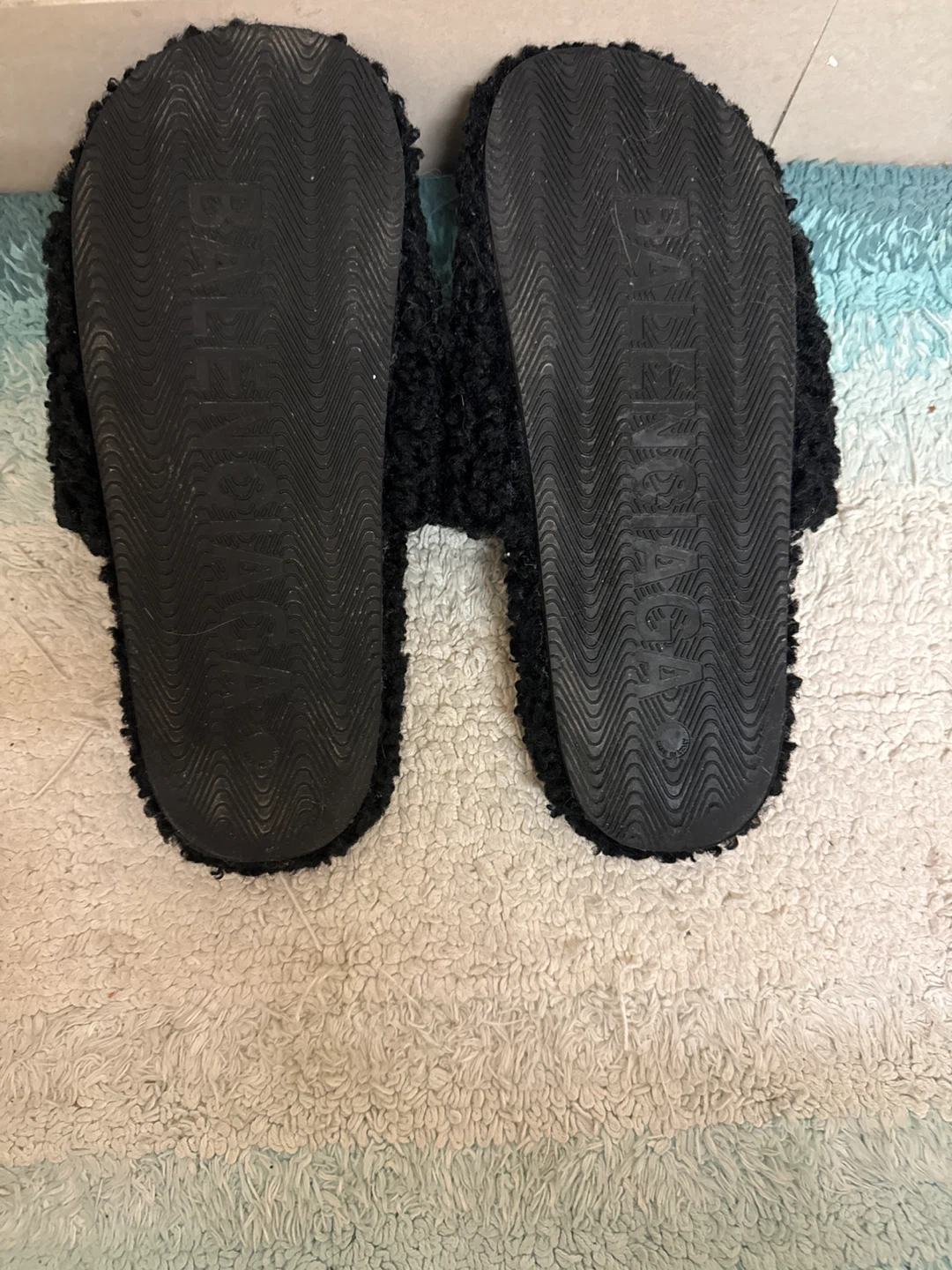 Balenciaga Black Fleece Slippers - photo 3