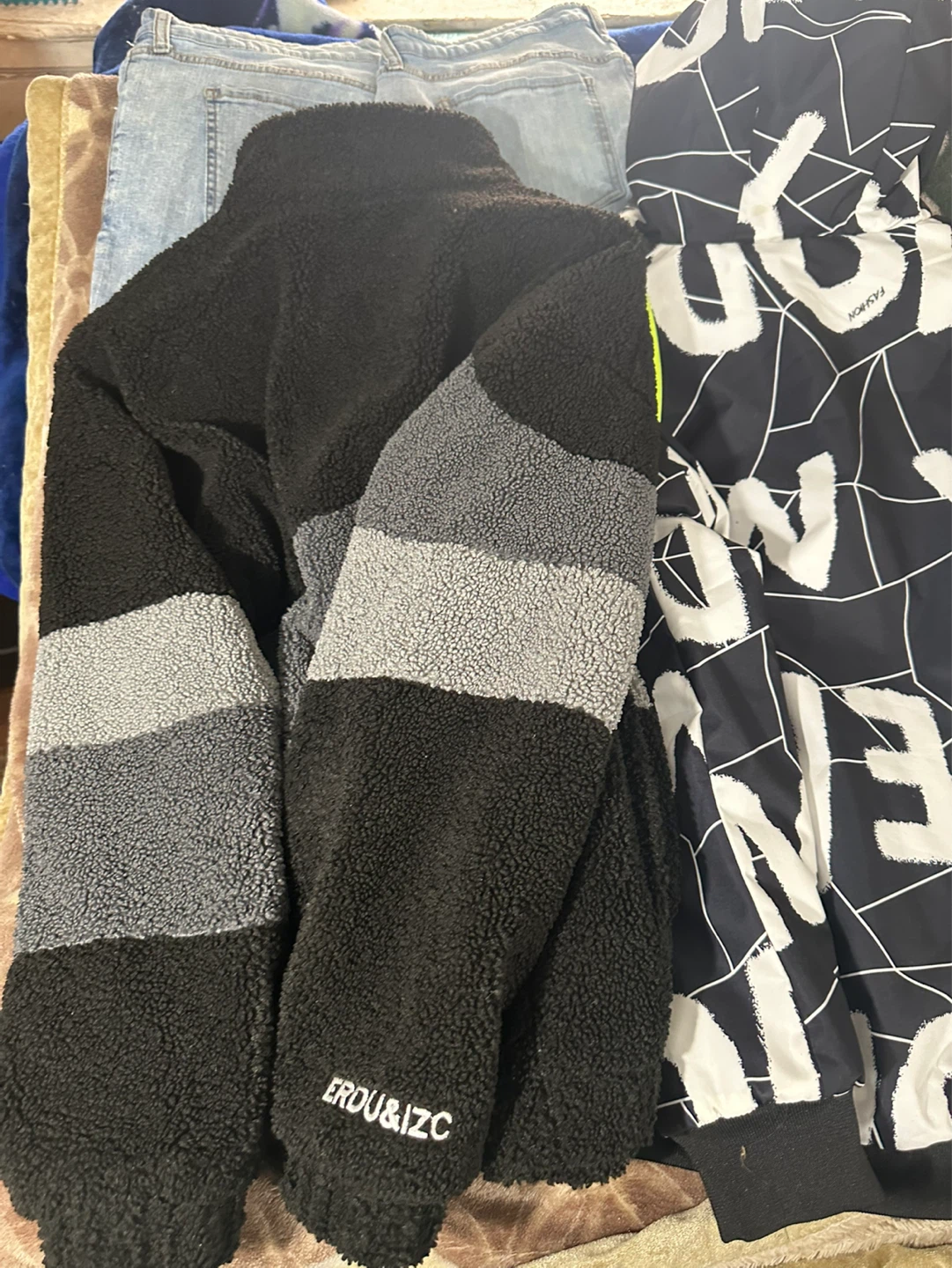 Black & Grey Colorblock Fleece Jacket - photo 2