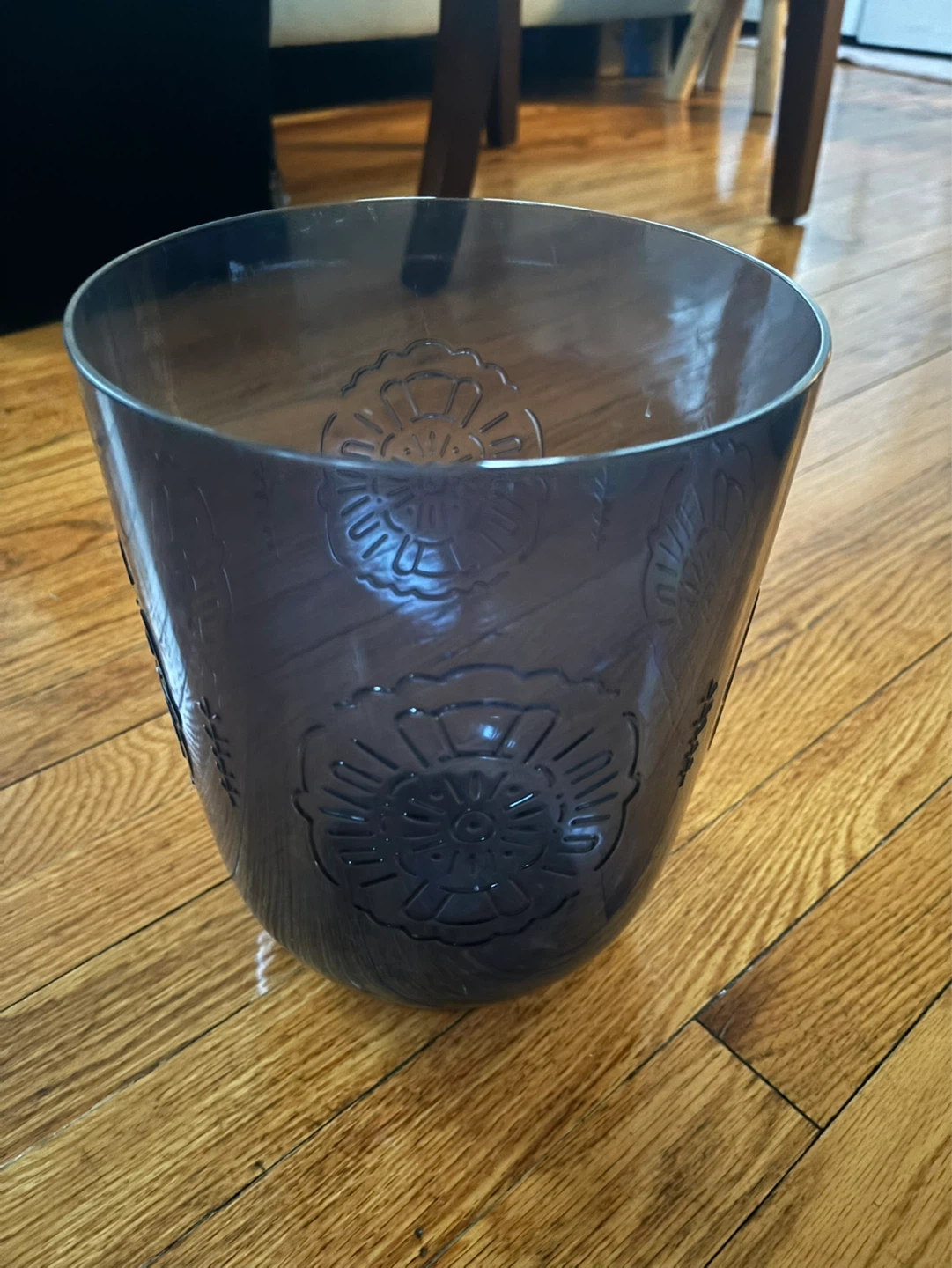 Trash can