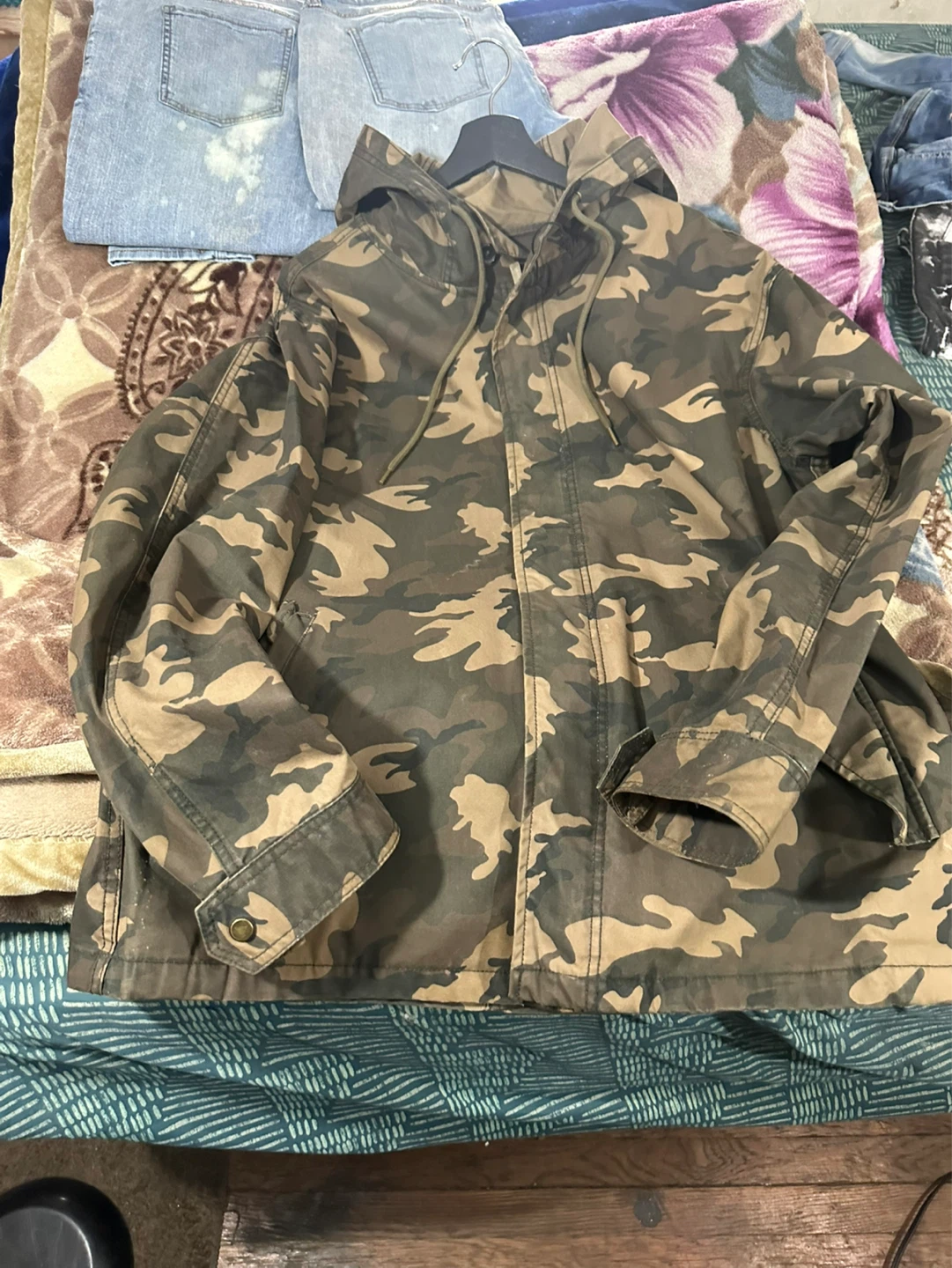 Camouflage hooded jacket - photo 4