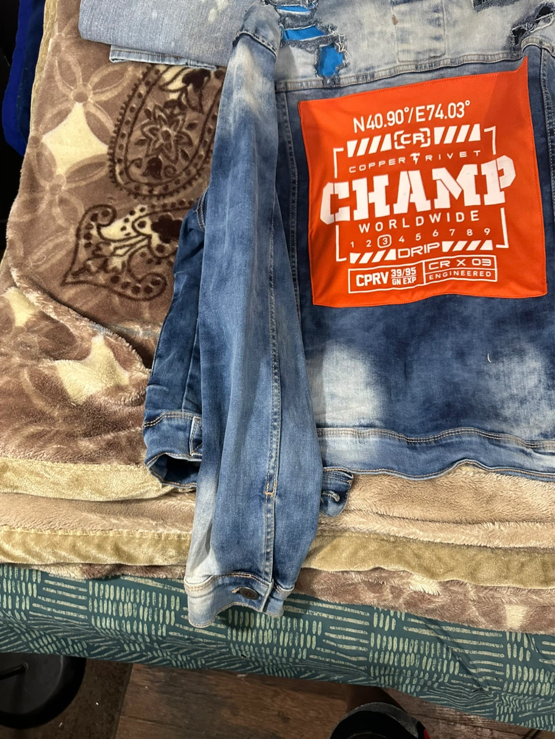 Men's Distressed Denim Jacket - photo 5