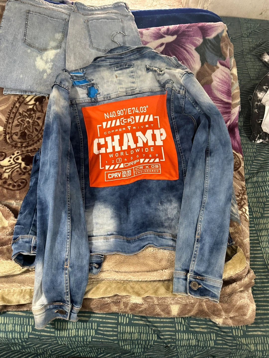 Men's Distressed Denim Jacket - photo 3