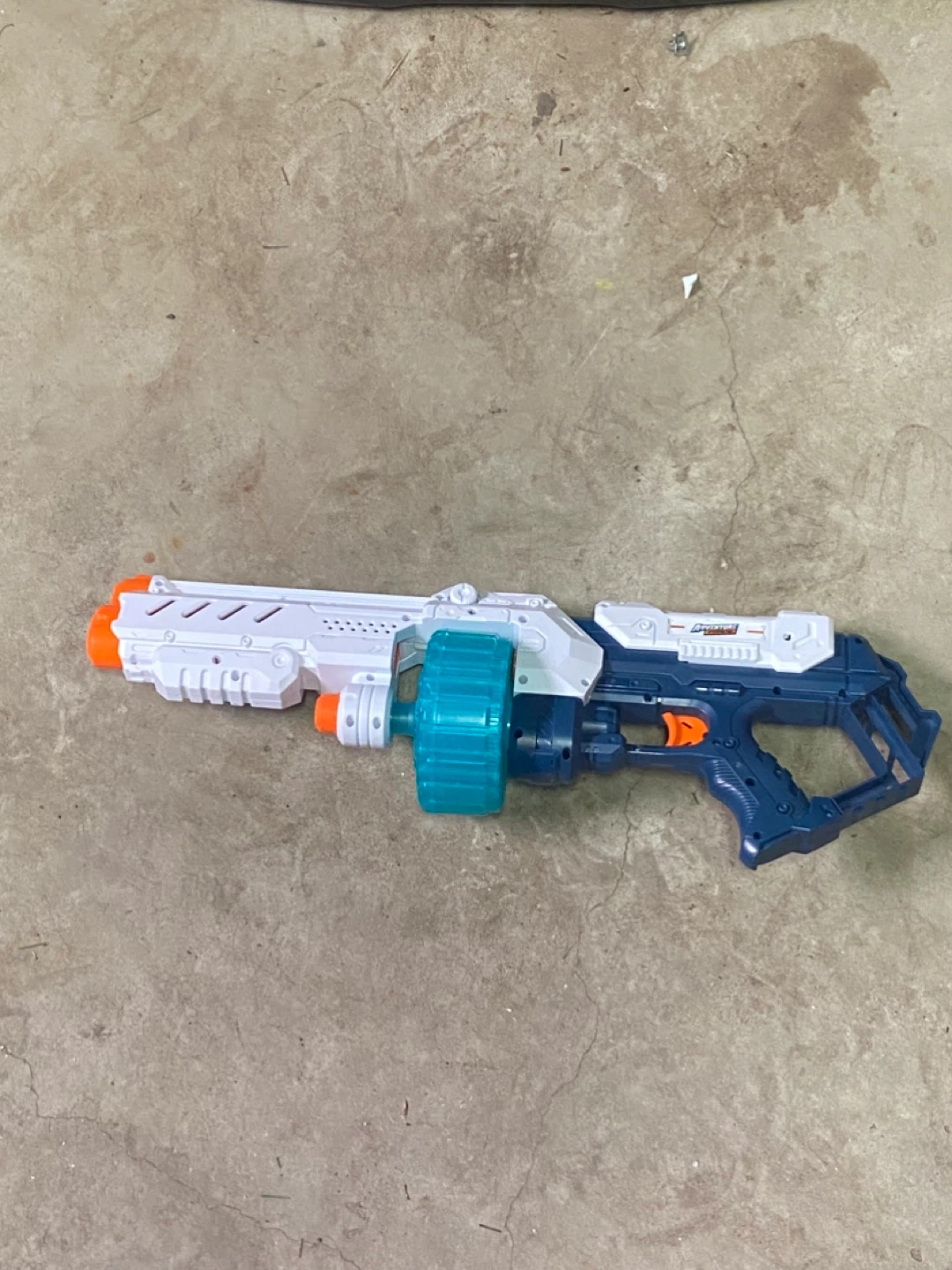 Toy blaster gun with drum magazine