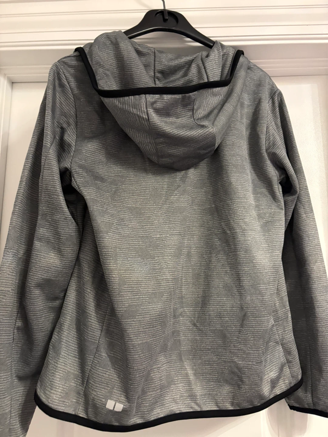 UNIQLO grey coat / full zip hoodie - photo 2