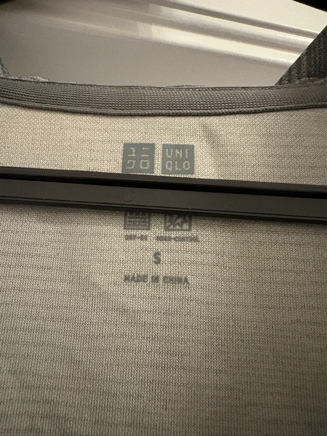 UNIQLO grey coat / full zip hoodie - photo 3
