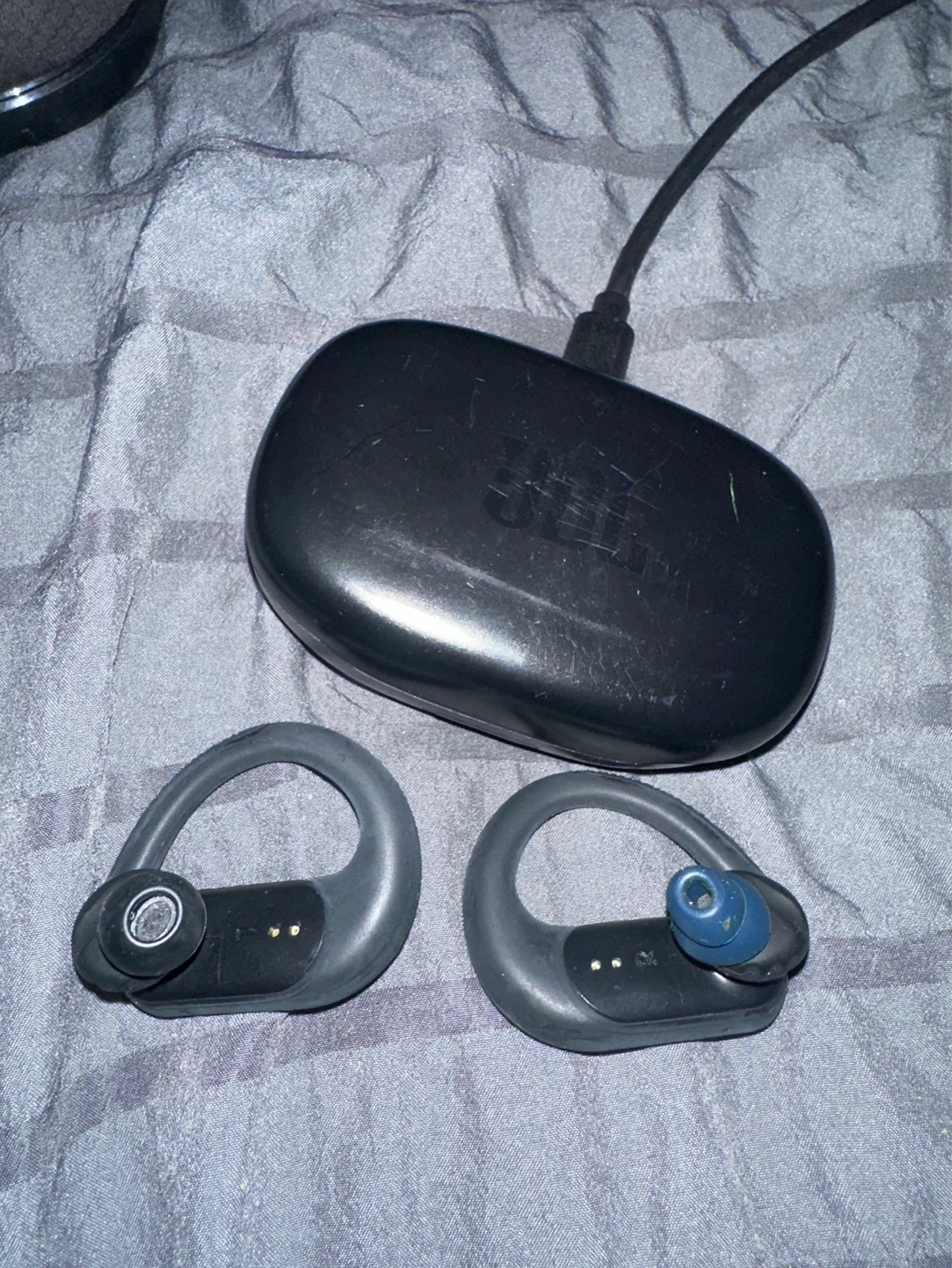 JBL True Wireless Earbuds with Charging Case - photo 4