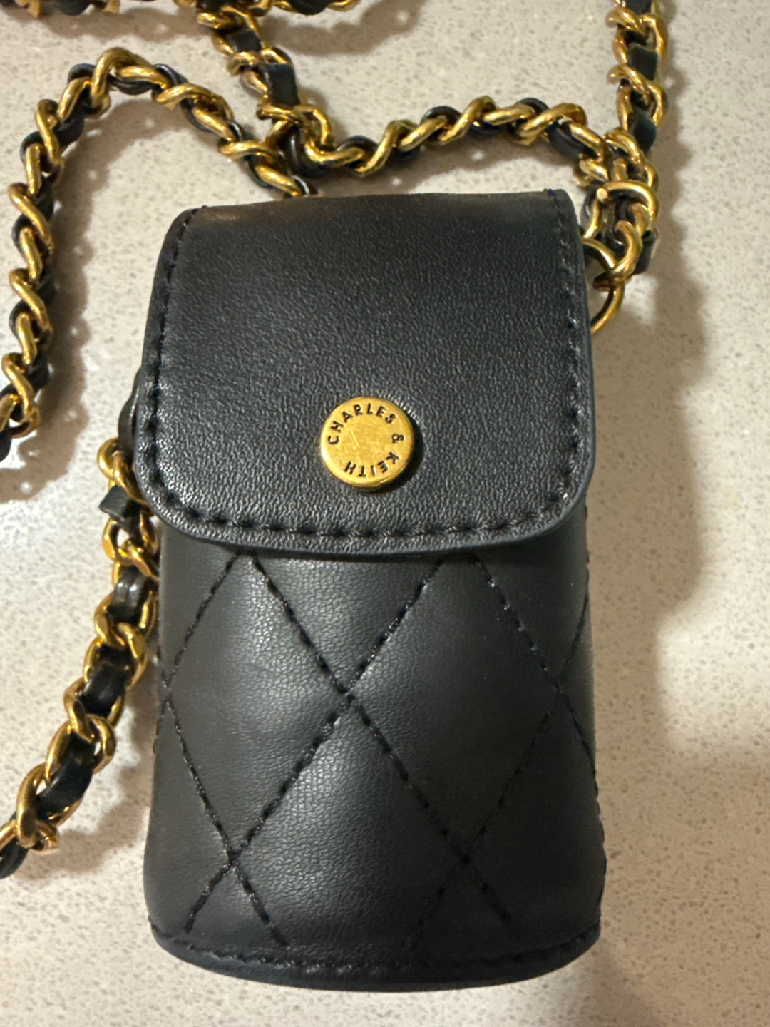 Charles & Keith Black Quilted Pouch with Gold Chain - photo 2
