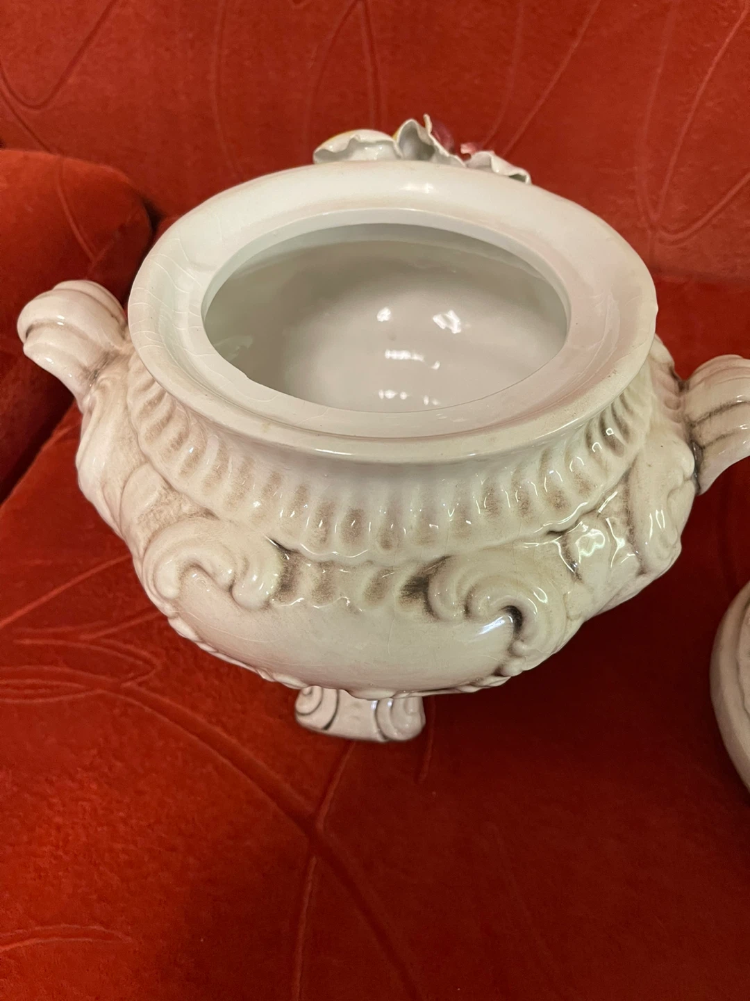 Decorative Ceramic Tureen with Rose Embellishments - photo 3
