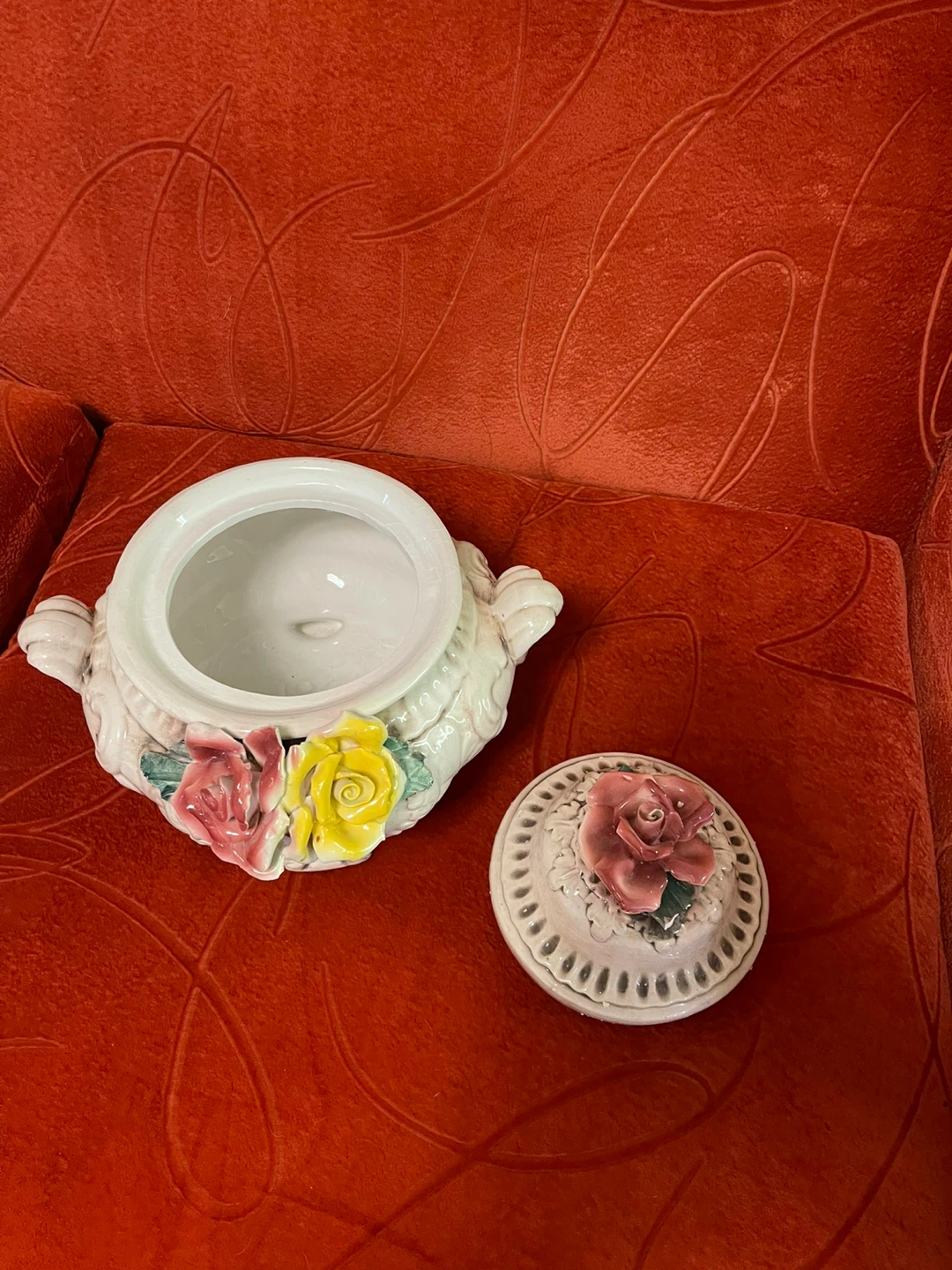 Decorative Ceramic Tureen with Rose Embellishments - photo 2