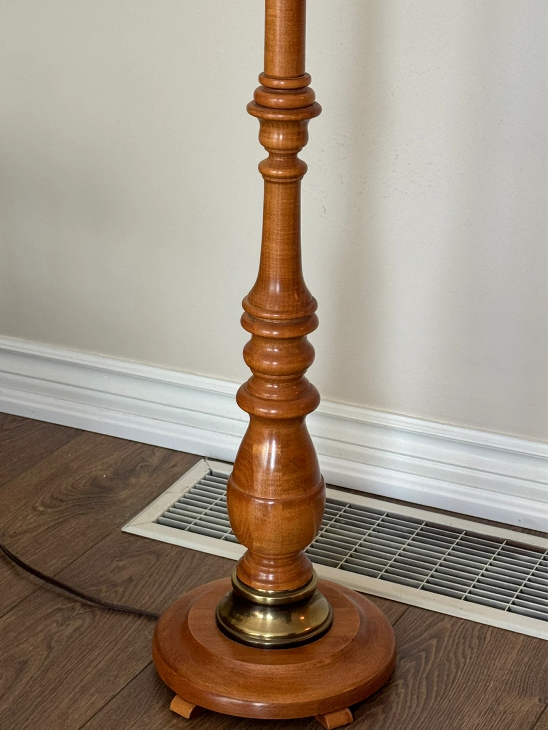 Roxton Maple Wooden Floor Lamp with Cream Pleated Shade - photo 2
