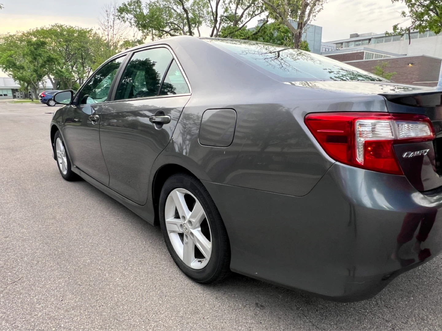 2014 Toyota Camry SE Sedan - photo 4