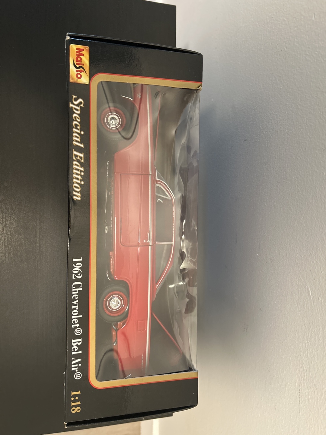 Maisto Special Edition 1962 Chevrolet Bel Air 1:18 Diecast Car - photo 4