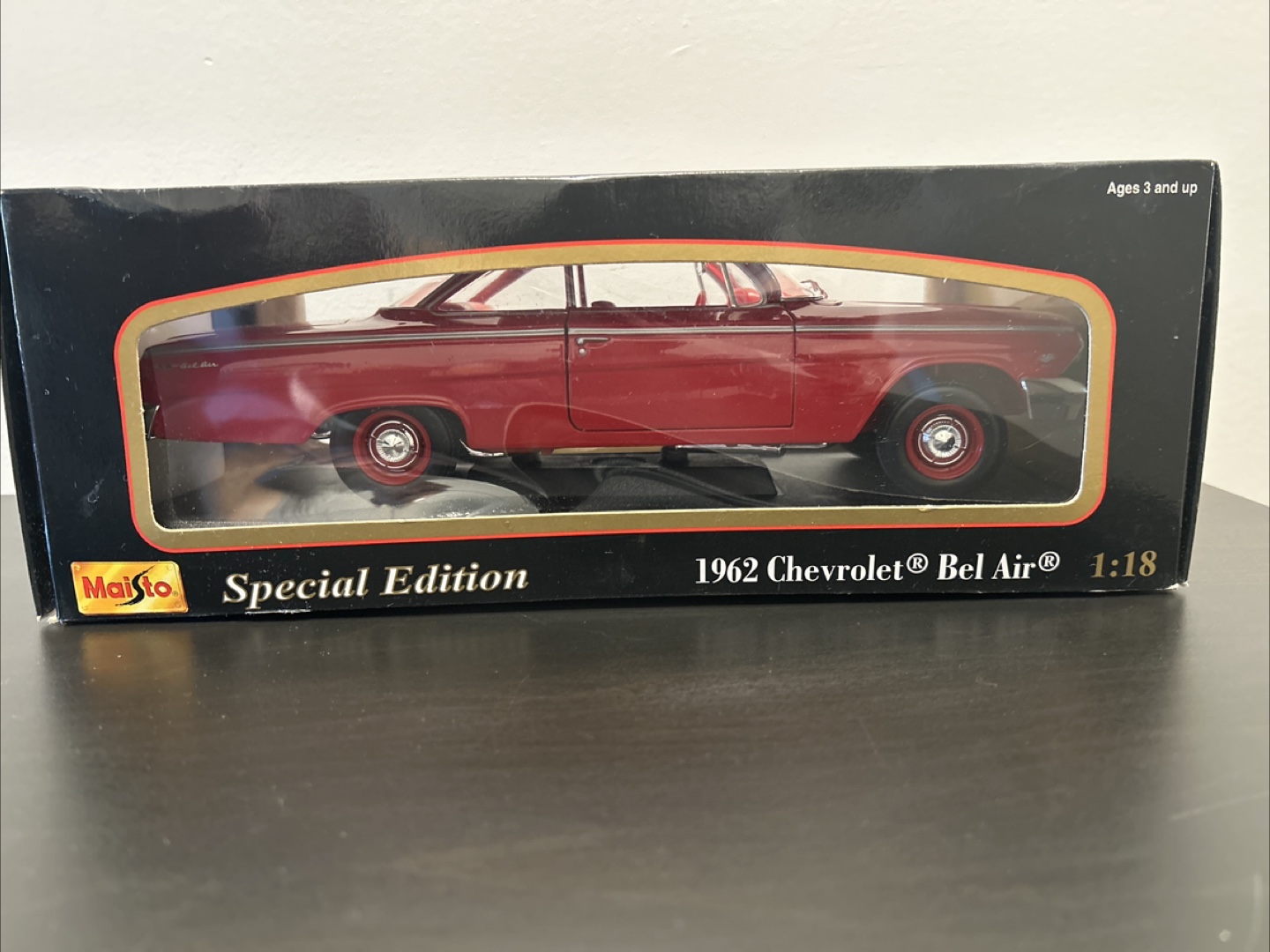 Maisto Special Edition 1962 Chevrolet Bel Air 1:18 Diecast Car - photo 2