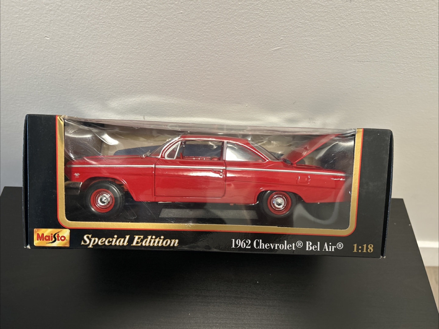 Maisto Special Edition 1962 Chevrolet Bel Air 1:18 Diecast Car - photo 5