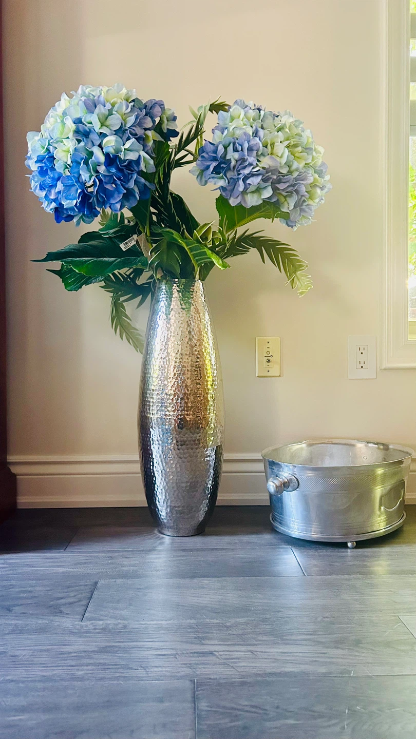 LARGE SILVER HAMMERED VASE WITH GIANT FLOWERS