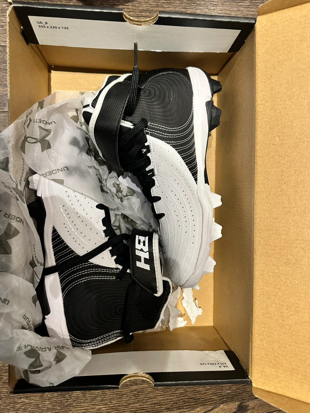 NEW Under Armour Harper 4 Mid Youth Baseball Cleats - photo 3