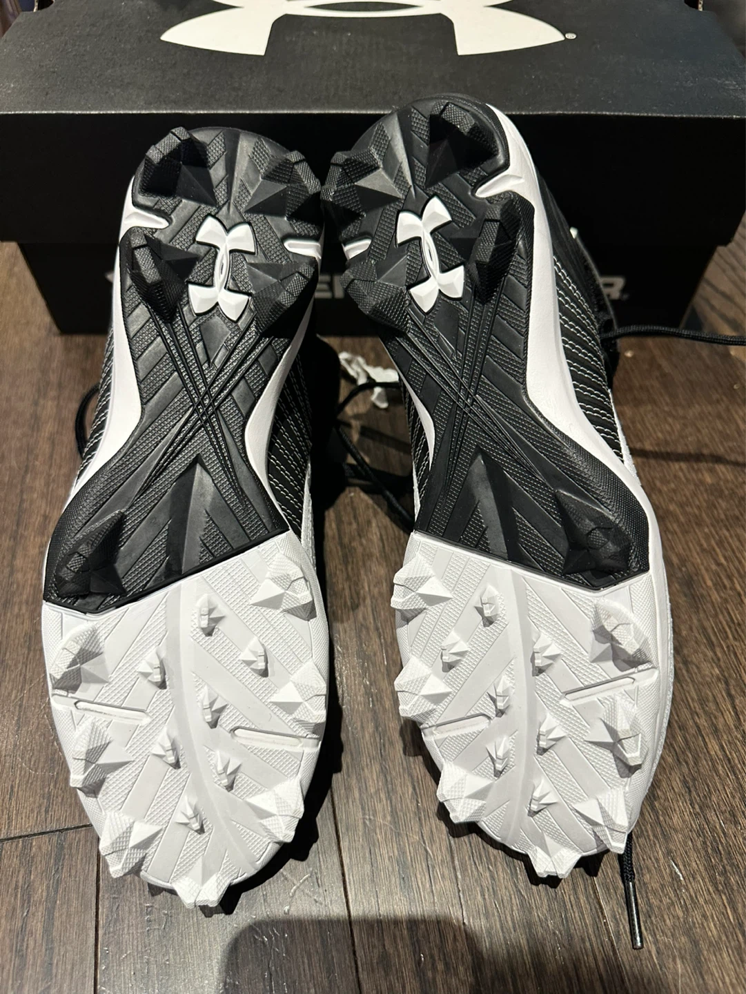 NEW Under Armour Harper 4 Mid Youth Baseball Cleats - photo 5