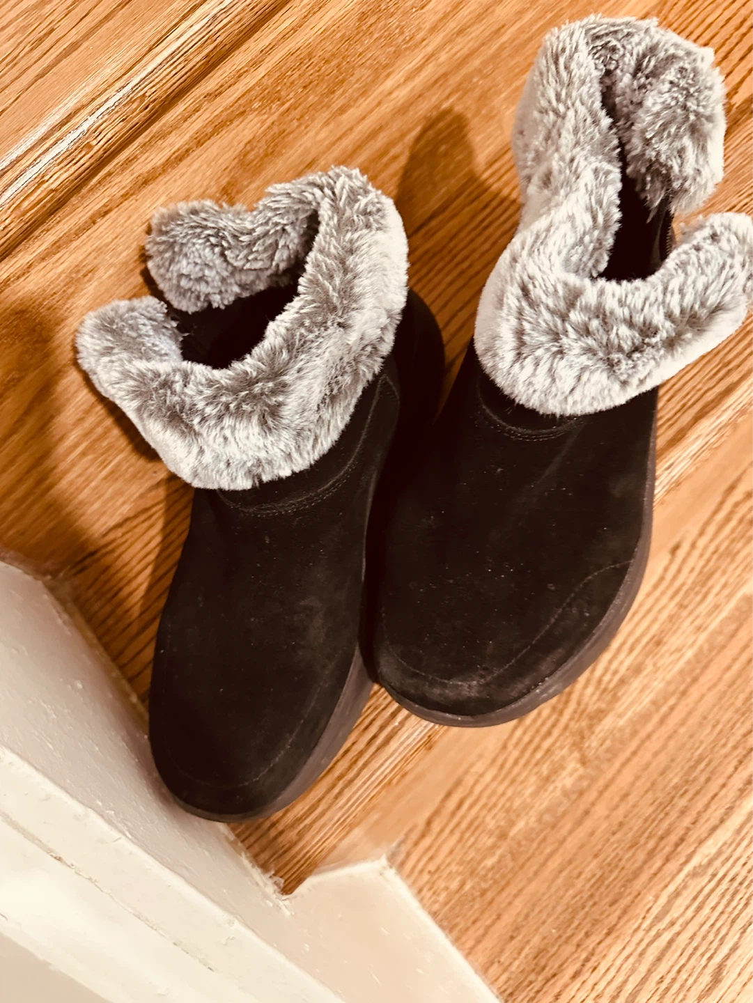 Skechers Women's Black Fur Lined Boots Size 9 - photo 3