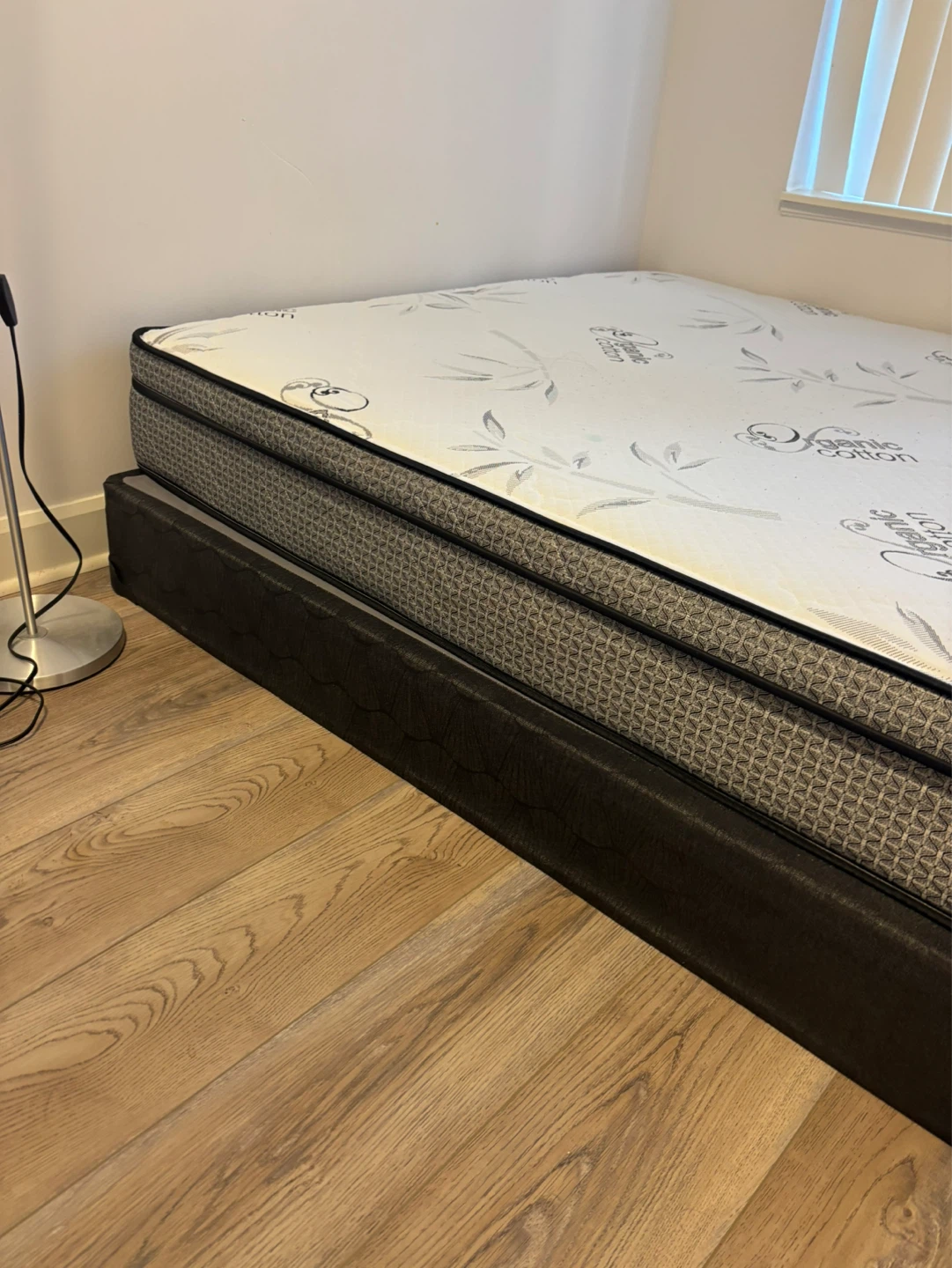 Queen size Mattress + topper - photo 3