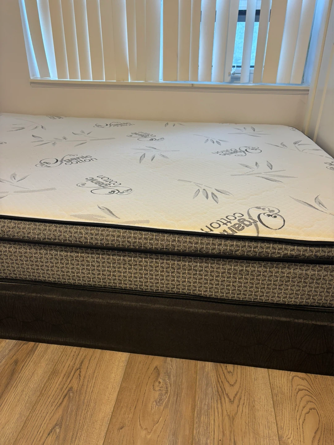 Queen size Mattress + topper - photo 4