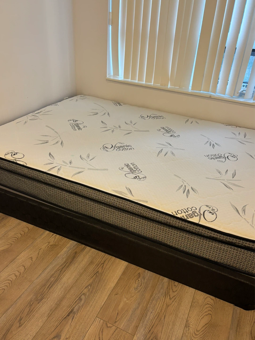 Queen size Mattress + topper - photo 2