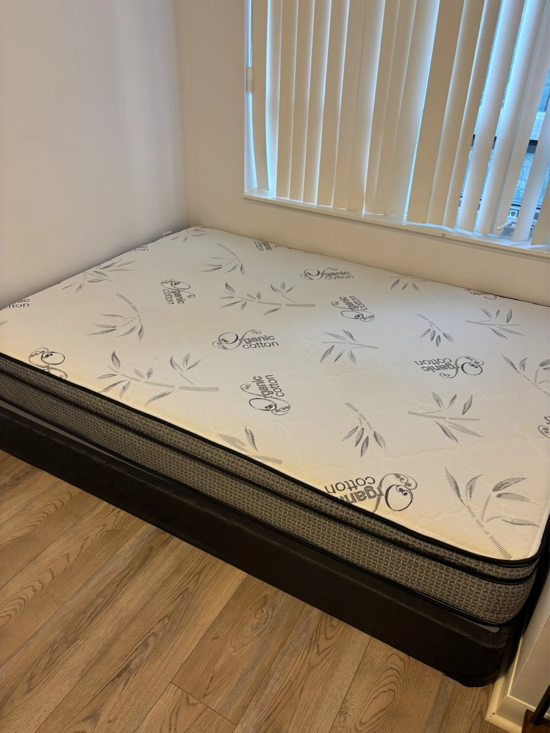 Queen size Mattress + topper - photo 5