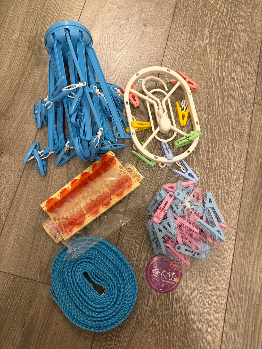 Laundry Clips and Clothesline Set
