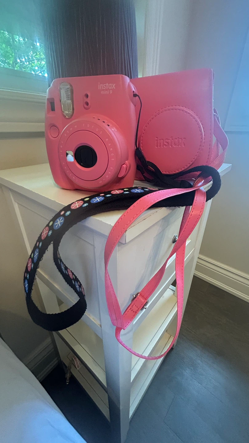 Fujifilm Instax Mini 9 Camera with Pink Case - photo 3