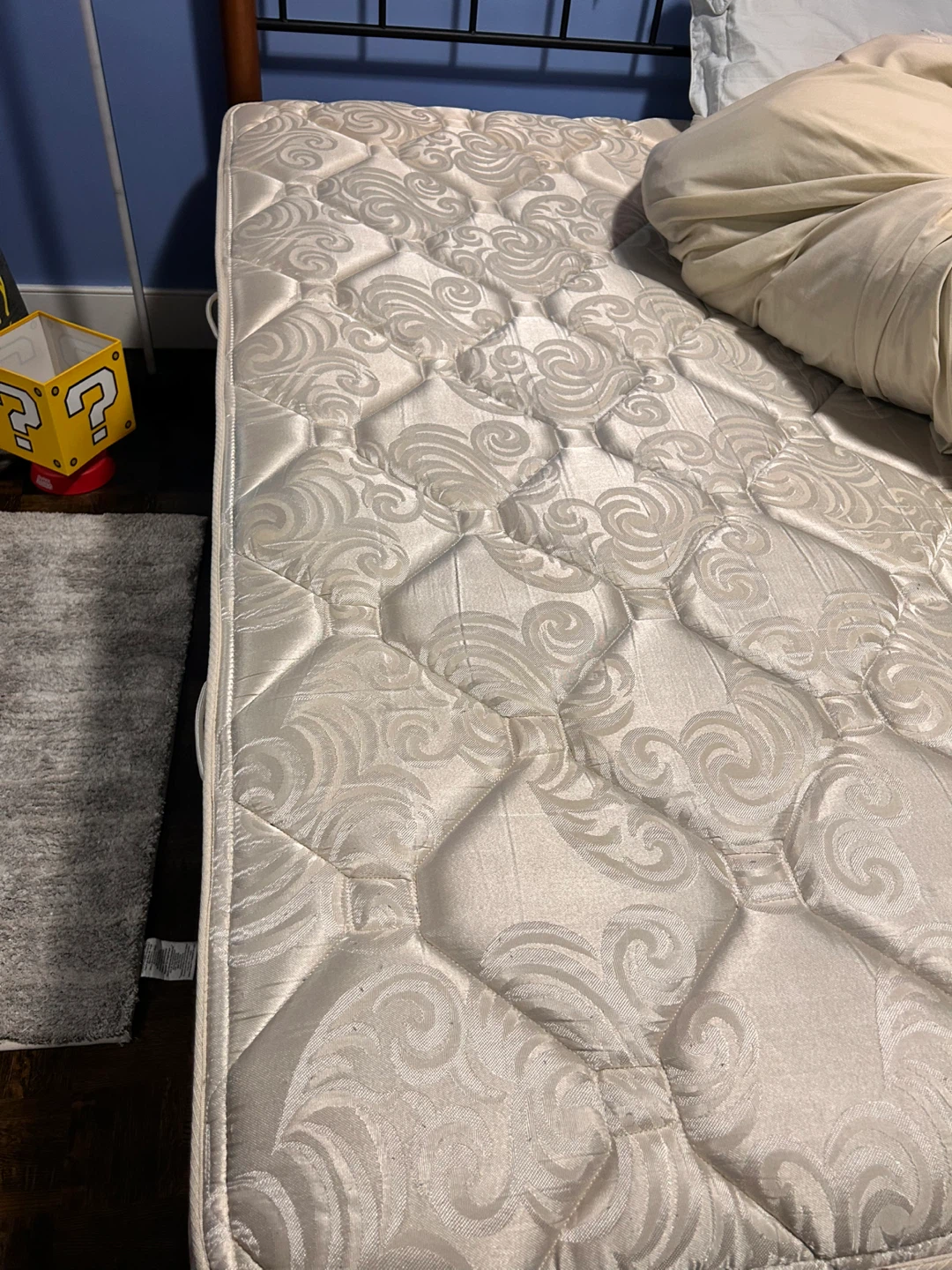 bed frame with mattress - photo 3