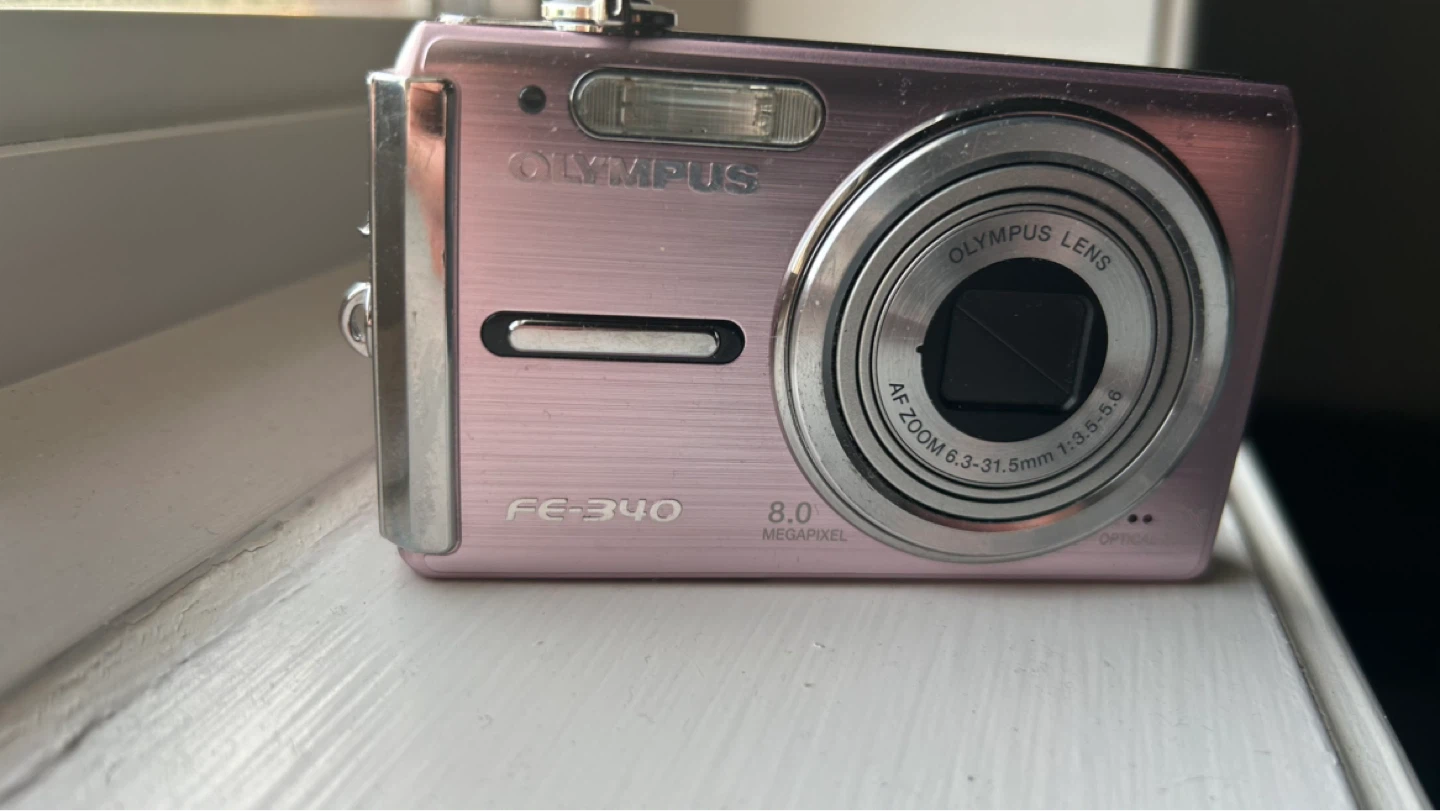 Olympus FE-340 8.0 MP Digital Camera