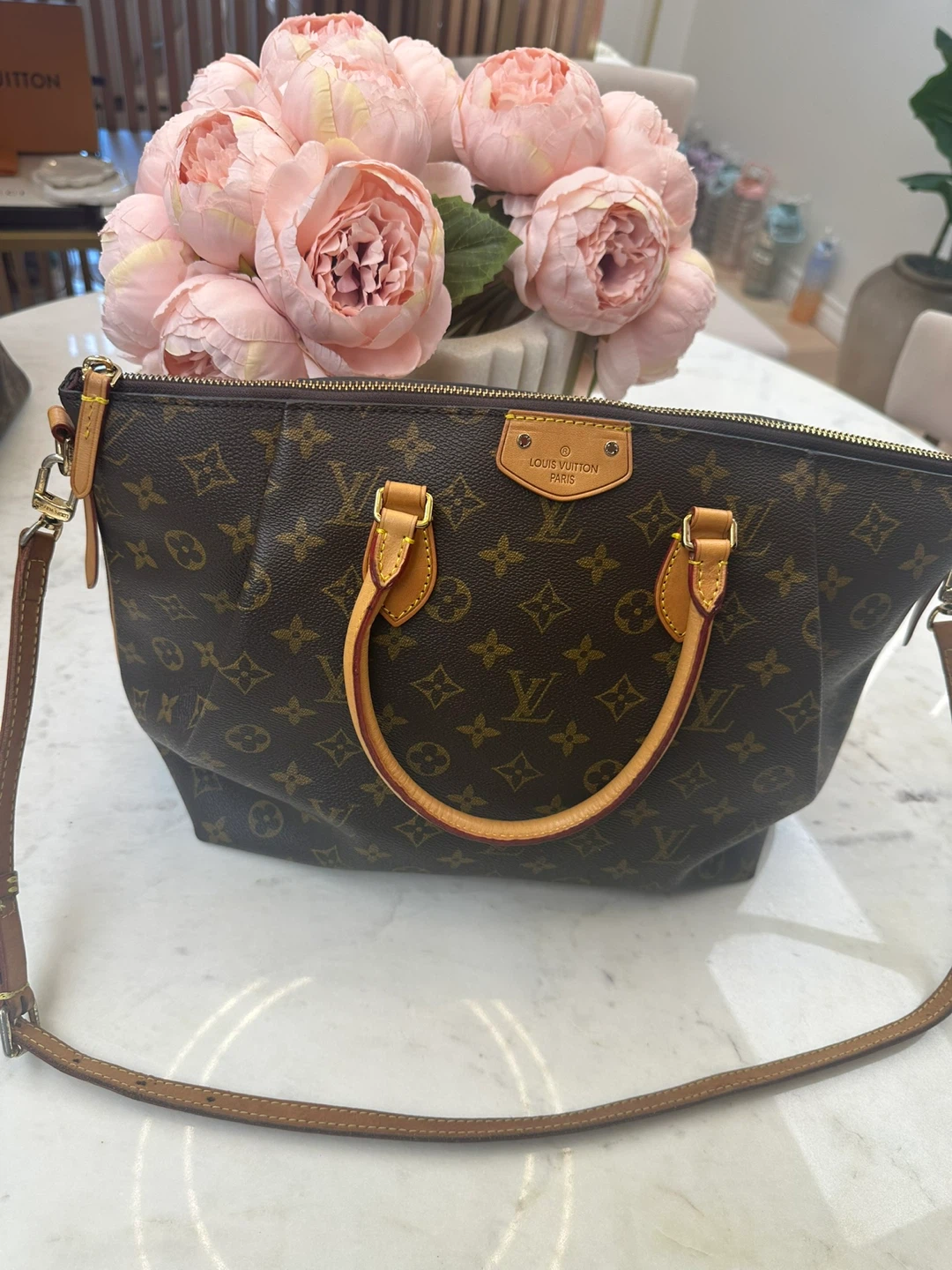 Louis Vuitton Turenne MM Sachel - photo 2