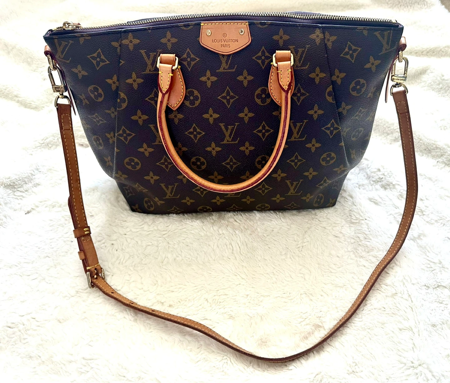 Louis Vuitton Turenne MM Sachel