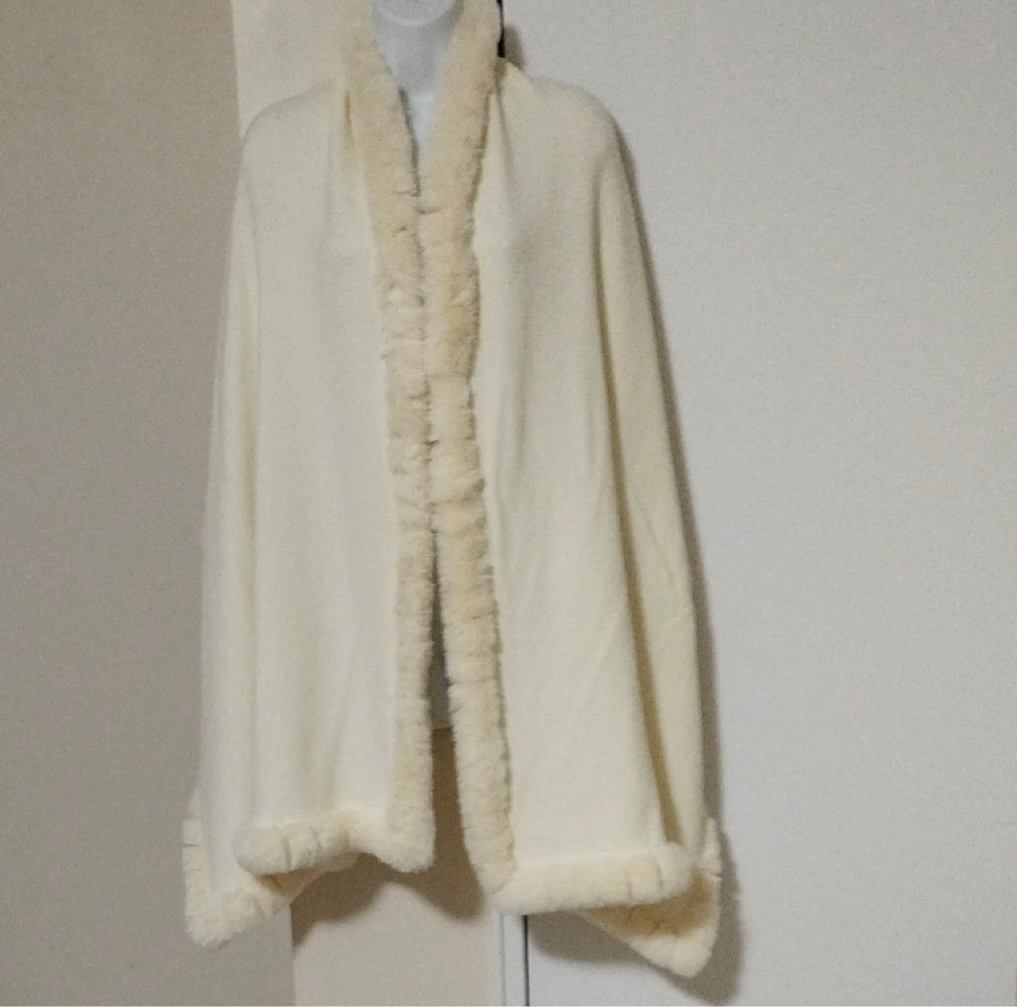 Cream Wrap with Faux Fur Trim - photo 4